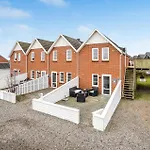25 Apartman *